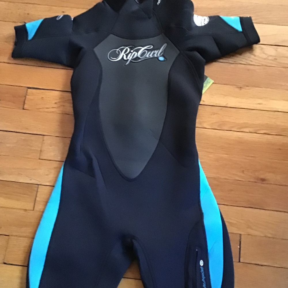 NWT RIP CURL DAWN PATROL WETSUIT. 4.